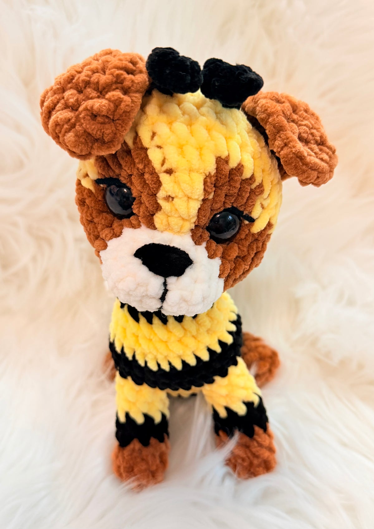 Baby Bobo im süßen Bienenlook